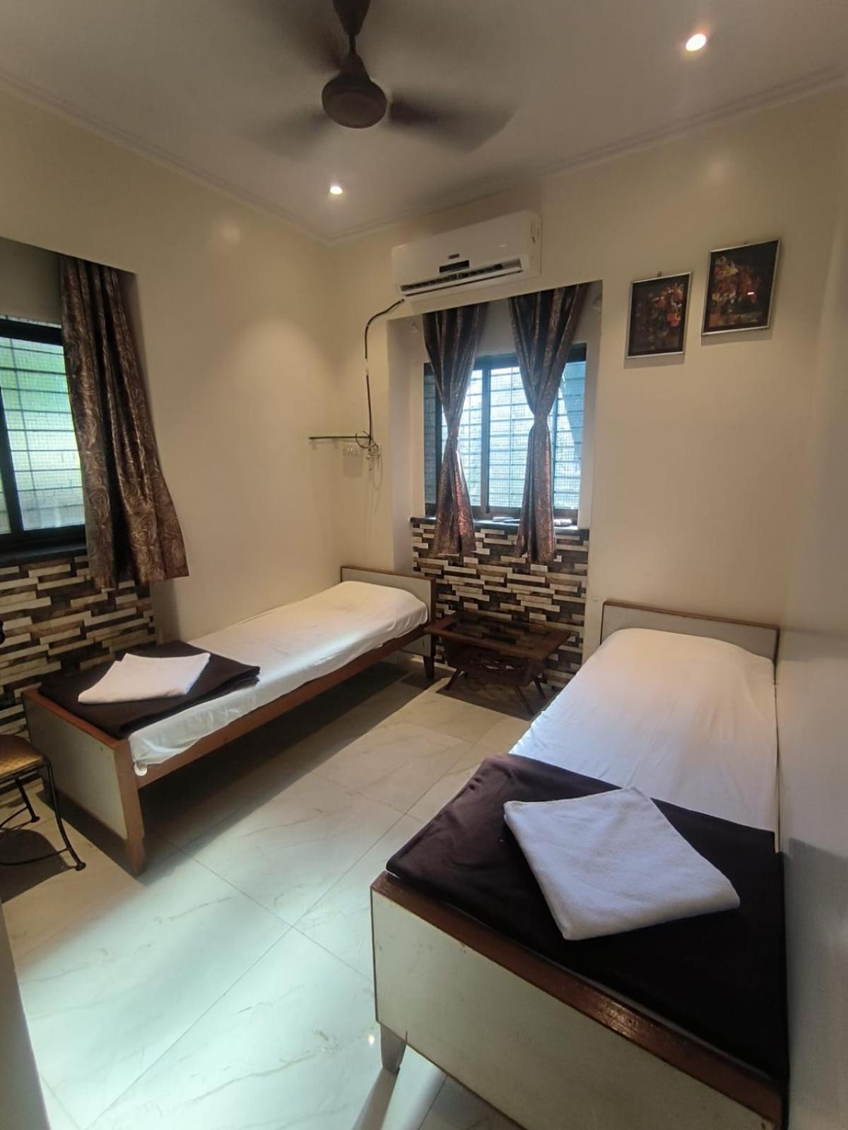 Hotel Rupali Bombay Esterno foto