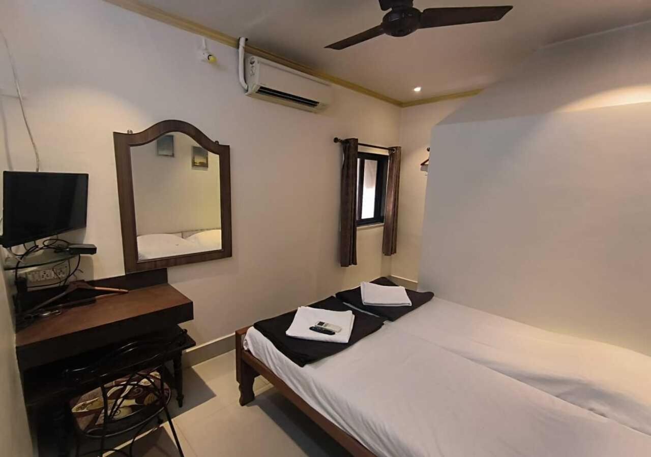 Hotel Rupali Bombay Esterno foto